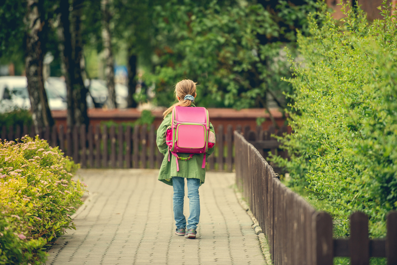 ¿A partir de qué edad pueden salir sólos los niños?